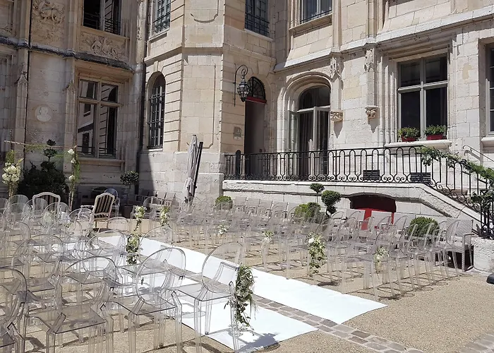 Hotel De Bourgtheroulde, Autograph Collection
